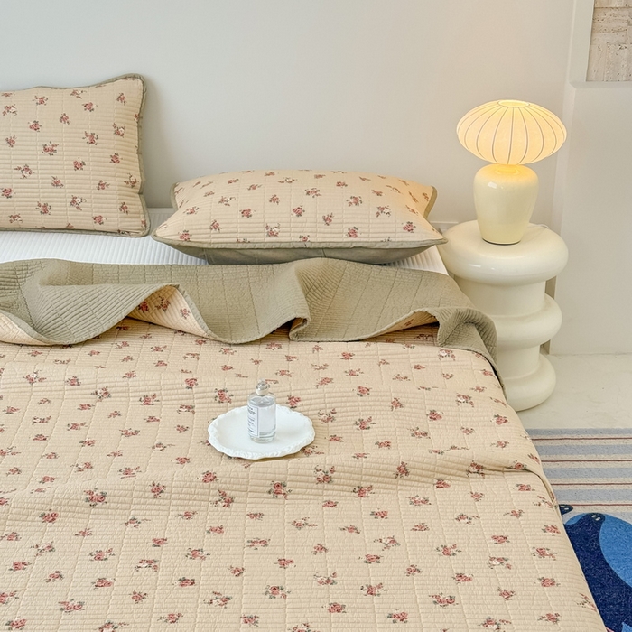 91家纺网 家纺一手货源 找家纺 橙子家居 2025新款双面全棉纯棉砂洗夹棉床盖三件套 贝丽花都