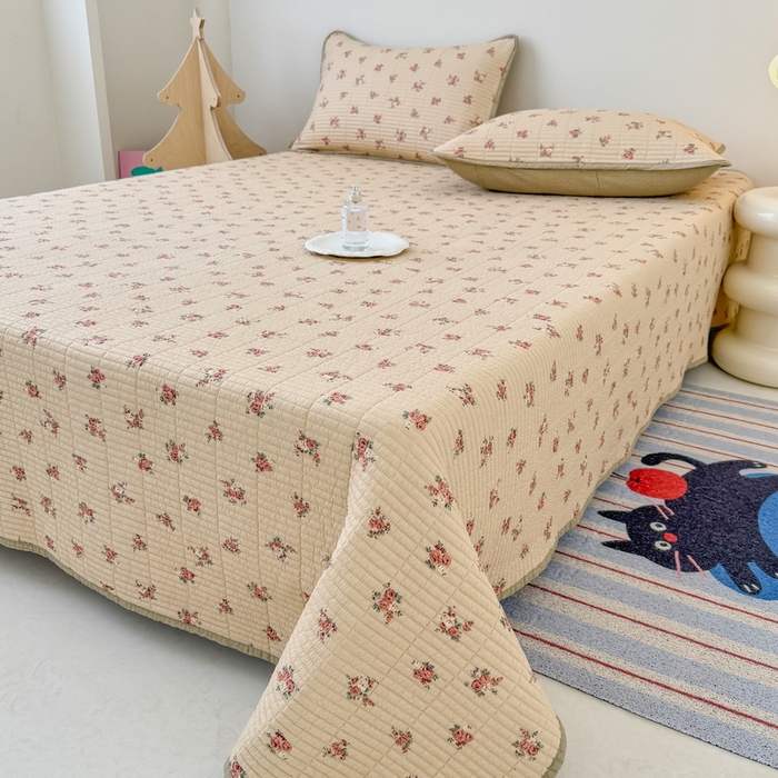 91家纺网 家纺一手货源 找家纺 橙子家居 2025新款双面全棉纯棉砂洗夹棉床盖三件套 贝丽花都