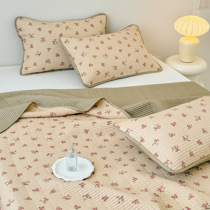 91家纺网 家纺一手货源 找家纺 橙子家居 2025新款双面全棉纯棉砂洗夹棉床盖三件套 贝丽花都