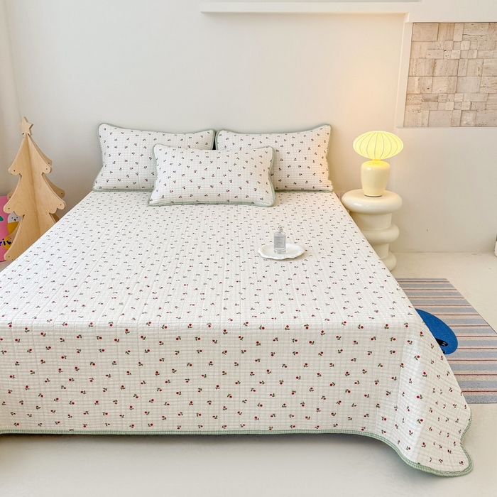 91家纺网 家纺一手货源 找家纺 橙子家居 2025新款双面全棉纯棉砂洗夹棉床盖三件套 樱桃派