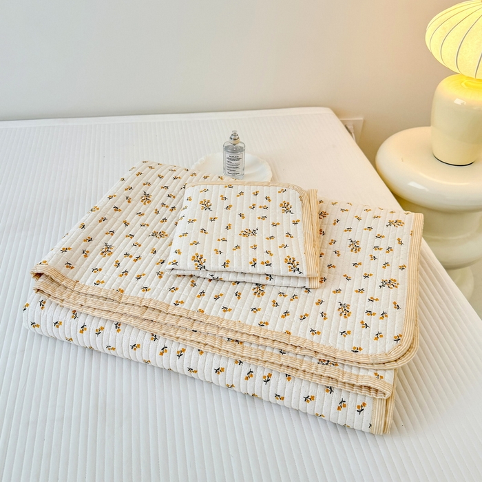 91家纺网 家纺一手货源 找家纺 橙子家居 2025新款双面全棉纯棉砂洗夹棉床盖三件套 薇恋时光