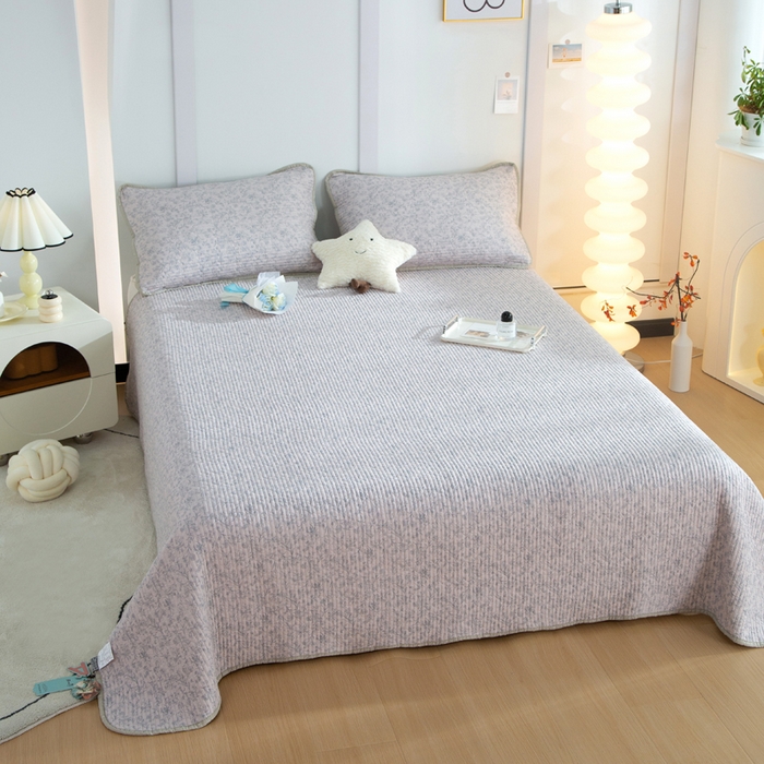 91家纺网 家纺一手货源 找家纺 橙子家居 2025新款双面全棉纯棉砂洗夹棉床盖三件套 雾里花-粉