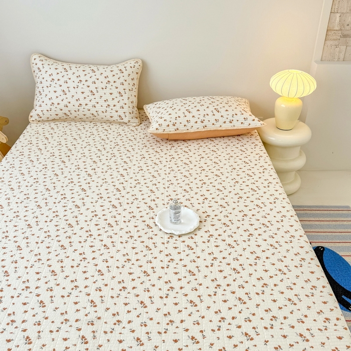 91家纺网 家纺一手货源 找家纺 橙子家居 2025新款双面全棉纯棉砂洗夹棉床盖三件套 梦露花园