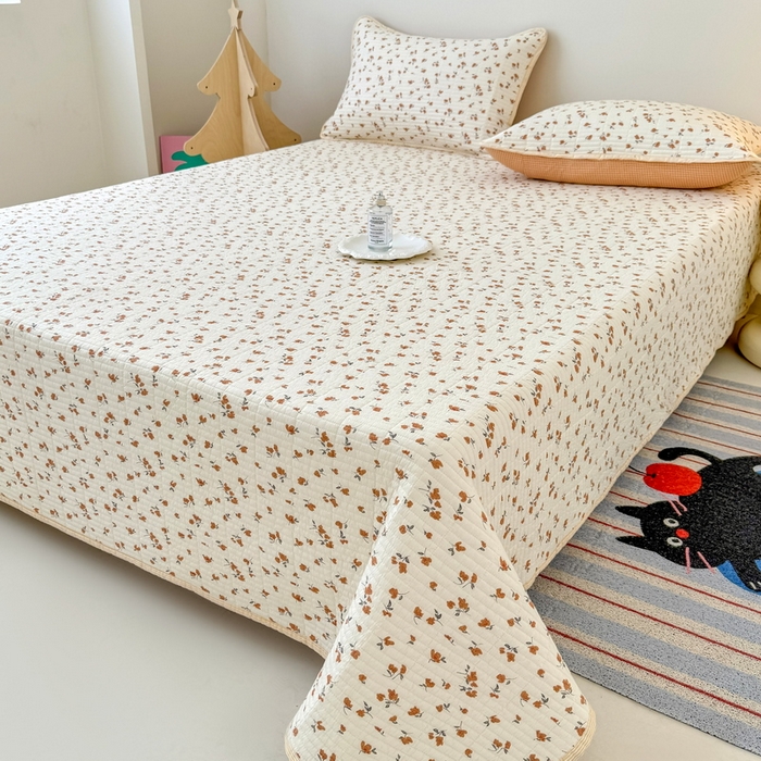 91家纺网 家纺一手货源 找家纺 橙子家居 2025新款双面全棉纯棉砂洗夹棉床盖三件套 梦露花园