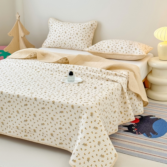 91家纺网 家纺一手货源 找家纺 橙子家居 2025新款双面全棉纯棉砂洗夹棉床盖三件套 薇恋时光