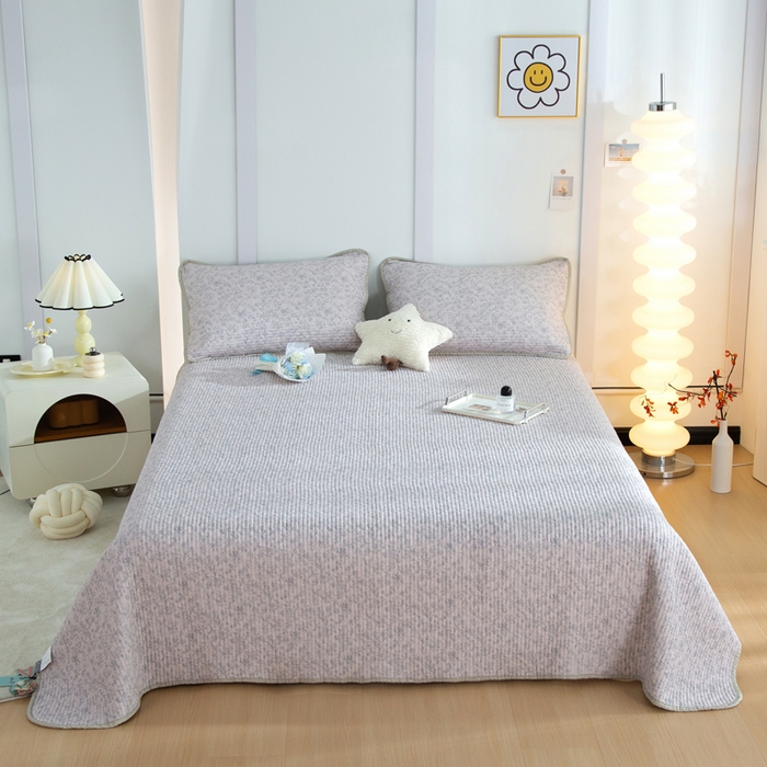 91家纺网 家纺一手货源 找家纺 橙子家居 2025新款双面全棉纯棉砂洗夹棉床盖三件套 雾里花-粉