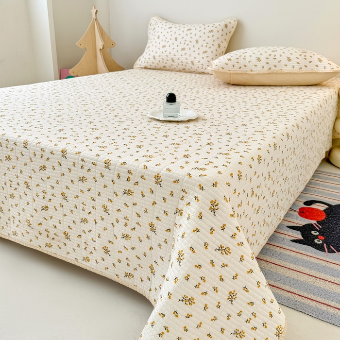 91家纺网 家纺一手货源 找家纺 橙子家居 2025新款双面全棉纯棉砂洗夹棉床盖三件套 薇恋时光