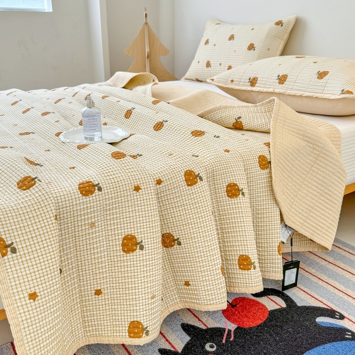 91家纺网 家纺一手货源 找家纺 橙子家居 2025新款双面全棉纯棉砂洗夹棉床盖三件套 甜心南瓜