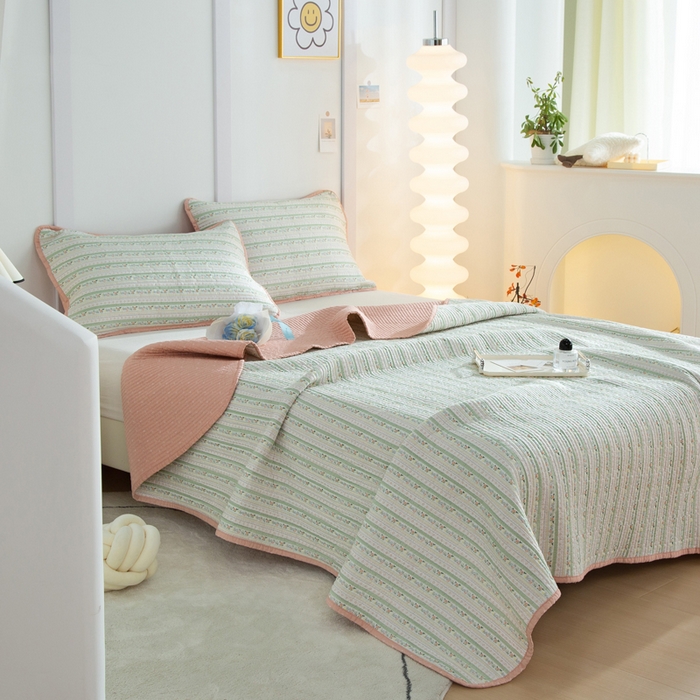 91家纺网 家纺一手货源 找家纺 橙子家居 2025新款双面全棉纯棉砂洗夹棉床盖三件套 雅清