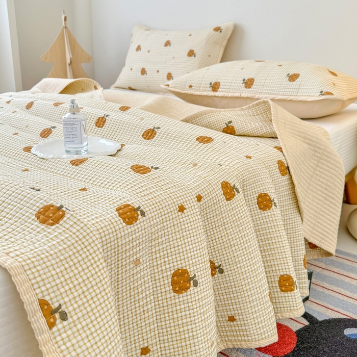 91家纺网 家纺一手货源 找家纺 橙子家居 2025新款双面全棉纯棉砂洗夹棉床盖三件套 甜心南瓜