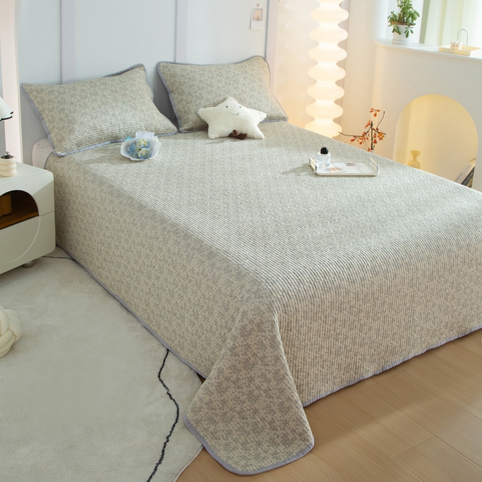 91家纺网 家纺一手货源 找家纺 橙子家居 2025新款双面全棉纯棉砂洗夹棉床盖三件套 赫本