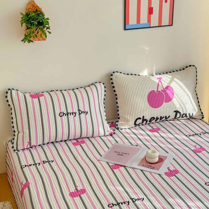 91家纺网 家纺一手货源 找家纺 橙子家居 2025新款双面纯棉夹层新疆棉花数码印花床盖四件套-第一批 樱为有你