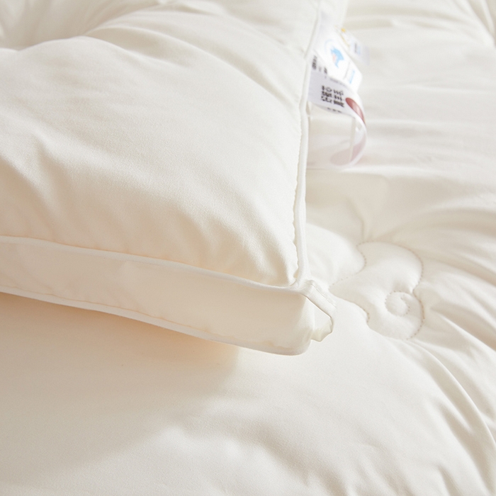 91家纺网 家纺一手货源 找家纺 帕芬鸟家纺 2025新款澳洲羊毛被被子被芯填充51%进口澳洲羊毛 糯米白