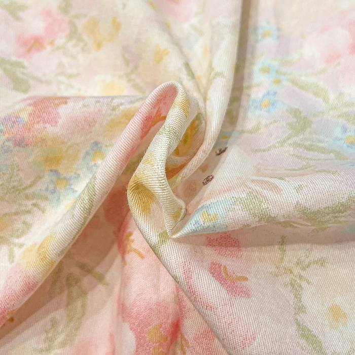 91家纺网 家纺一手货源 找家纺 橙子家居 2025年新款小清新全棉高温砂洗棉花床盖四件套跑量款床盖单面纯棉 梦幻花园兔