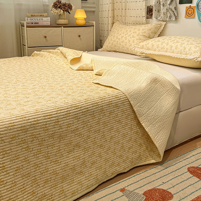 91家纺网 家纺一手货源 找家纺 橙子家居 2025年新款小清新全棉高温砂洗棉花床盖四件套跑量款床盖单面纯棉 琥珀流光