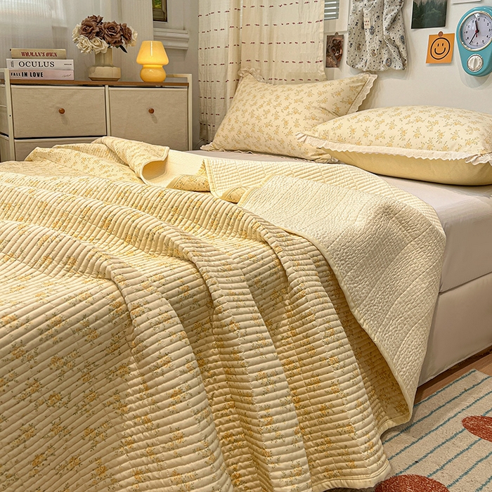 91家纺网 家纺一手货源 找家纺 橙子家居 2025年新款小清新全棉高温砂洗棉花床盖四件套跑量款床盖单面纯棉 琥珀流光