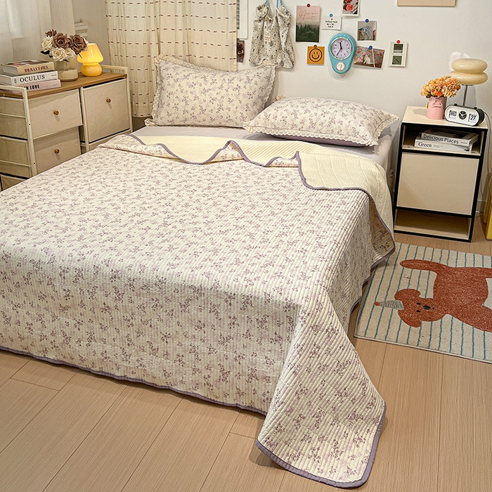 91家纺网 家纺一手货源 找家纺 橙子家居 2025年新款小清新全棉高温砂洗棉花床盖四件套跑量款床盖单面纯棉 春风里-紫