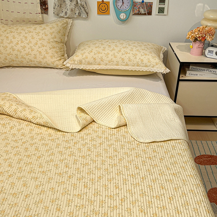 91家纺网 家纺一手货源 找家纺 橙子家居 2025年新款小清新全棉高温砂洗棉花床盖四件套跑量款床盖单面纯棉 琥珀流光