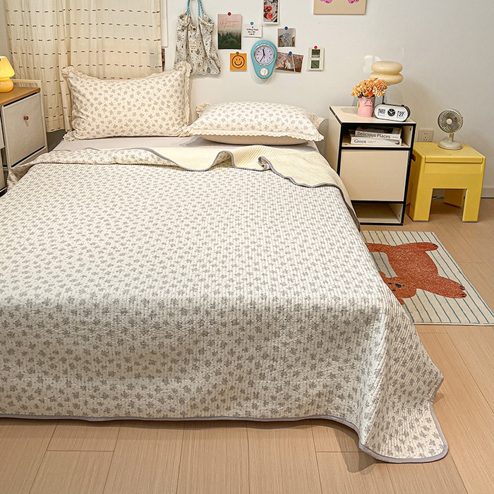 91家纺网 家纺一手货源 找家纺 橙子家居 2025年新款小清新全棉高温砂洗棉花床盖四件套跑量款床盖单面纯棉 舒芙蕾