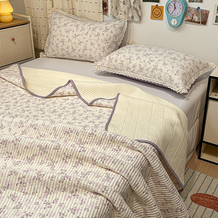 91家纺网 家纺一手货源 找家纺 橙子家居 2025年新款小清新全棉高温砂洗棉花床盖四件套跑量款床盖单面纯棉 春风里-紫