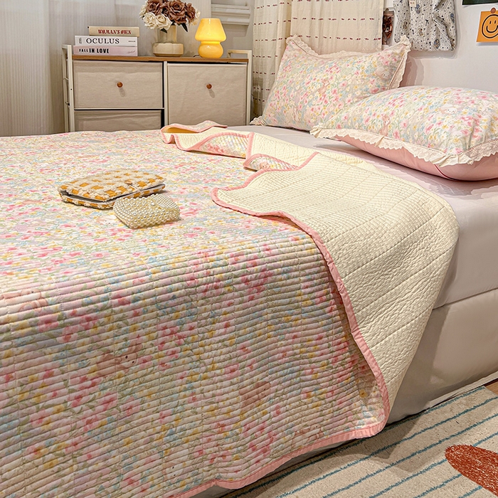 91家纺网 家纺一手货源 找家纺 橙子家居 2025年新款小清新全棉高温砂洗棉花床盖四件套跑量款床盖单面纯棉 梦幻花园兔