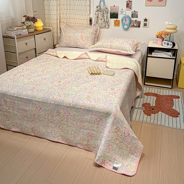 91家纺网 家纺一手货源 找家纺 橙子家居 2025年新款小清新全棉高温砂洗棉花床盖四件套跑量款床盖单面纯棉 梦幻花园兔