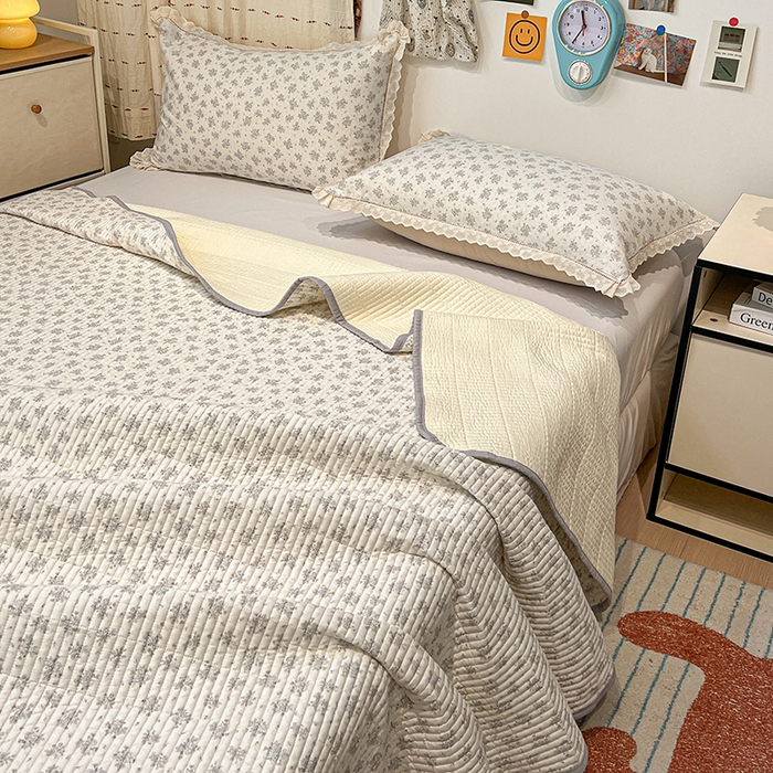 91家纺网 家纺一手货源 找家纺 橙子家居 2025年新款小清新全棉高温砂洗棉花床盖四件套跑量款床盖单面纯棉 舒芙蕾