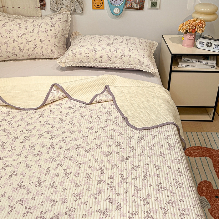 91家纺网 家纺一手货源 找家纺 橙子家居 2025年新款小清新全棉高温砂洗棉花床盖四件套跑量款床盖单面纯棉 春风里-紫