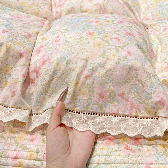 91家纺网 家纺一手货源 找家纺 橙子家居 2025年新款小清新全棉高温砂洗棉花床盖四件套跑量款床盖单面纯棉 梦幻花园兔