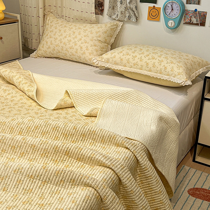 91家纺网 家纺一手货源 找家纺 橙子家居 2025年新款小清新全棉高温砂洗棉花床盖四件套跑量款床盖单面纯棉 琥珀流光