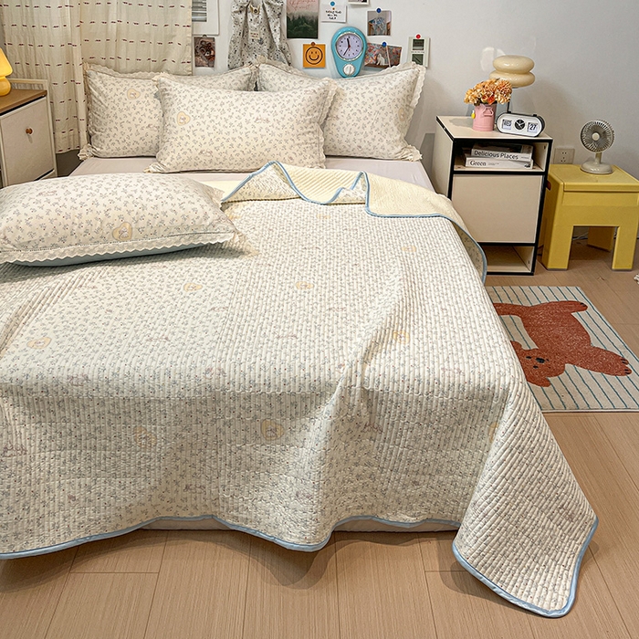 91家纺网 家纺一手货源 找家纺 橙子家居 2025年新款小清新全棉高温砂洗棉花床盖四件套跑量款床盖单面纯棉 蓝心兔