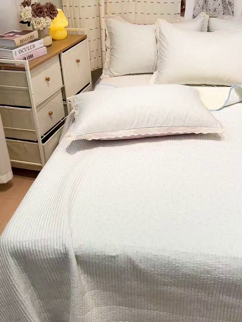 91家纺网 家纺一手货源 找家纺 橙子家居 2025年新款小清新全棉高温砂洗棉花床盖四件套跑量款床盖单面纯棉 玲娜