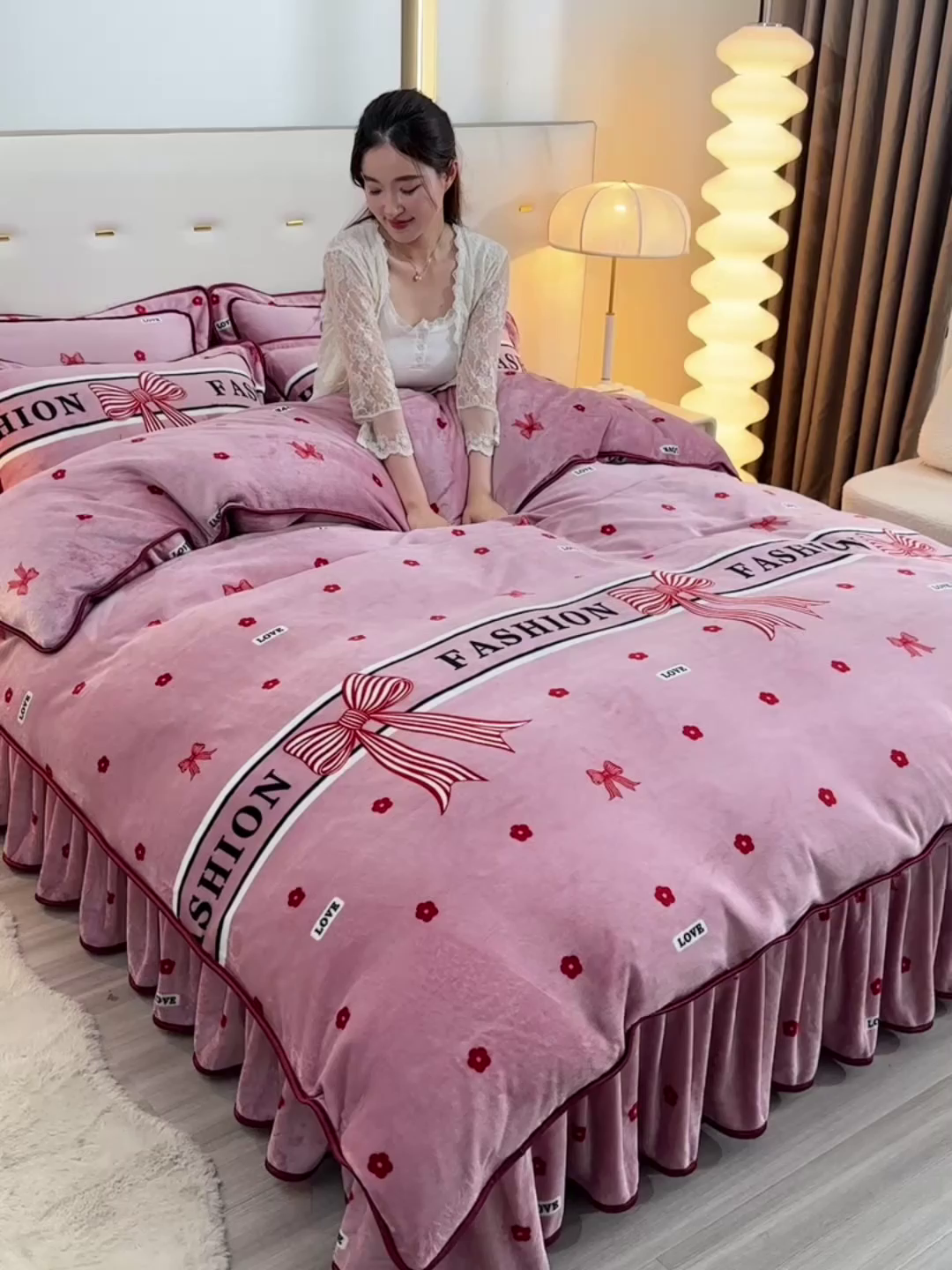 91家纺网 家纺一手货源 找家纺 缘莉娜家纺2025新款花色高克重加厚牛奶绒金貂绒被套单件 甜蜜蜜