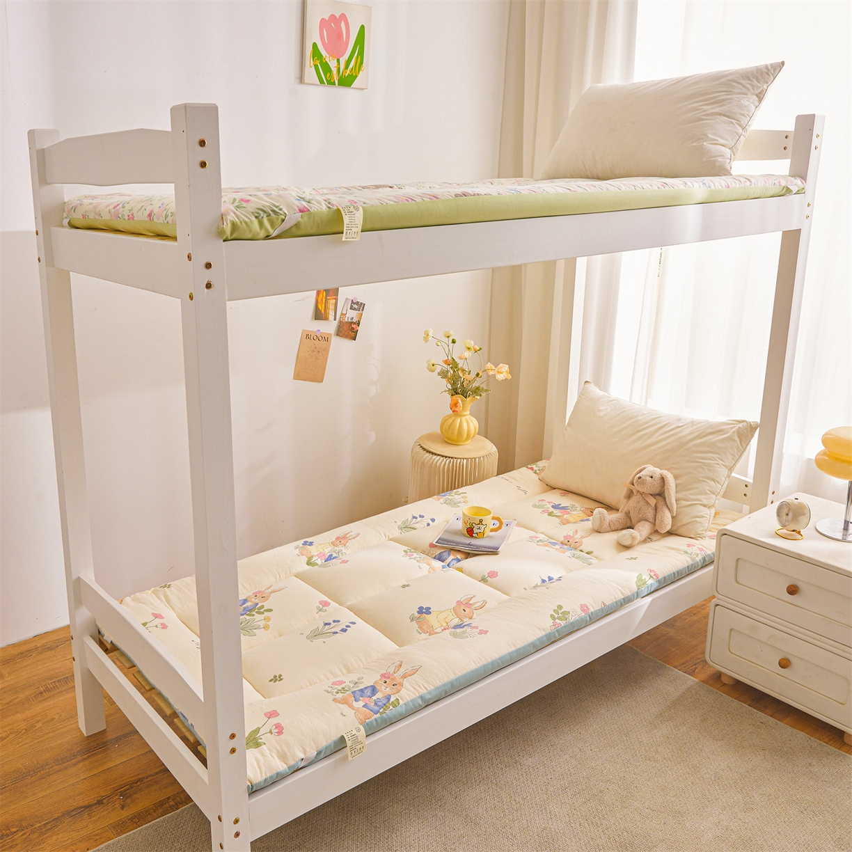 91家纺网 家纺一手货源 找家纺 梵蒂莎 2025新款新疆棉花四季款秋冬两用床垫子褥子宿舍印花学生款棉花床褥垫（场景1）（含买家秀） 爱丽丝-床垫