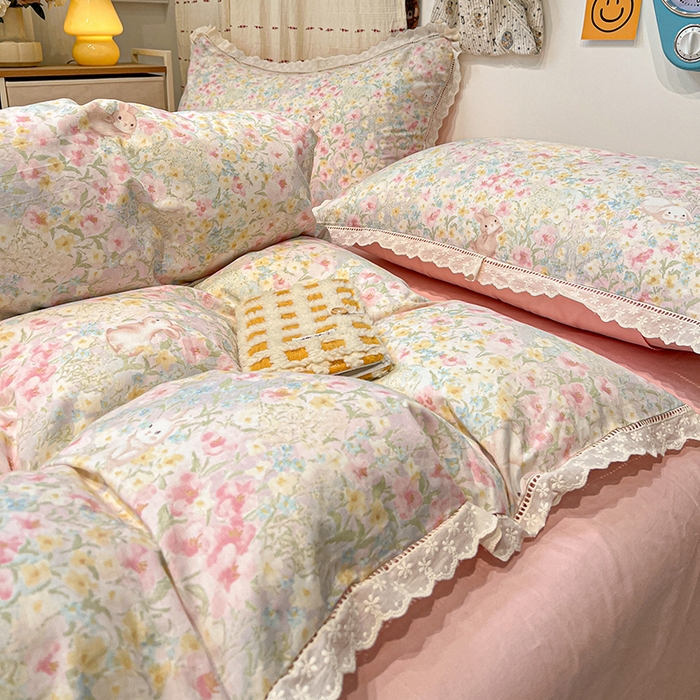 91家纺网 家纺一手货源 找家纺 橙子家居 2025新款小清新全棉纯棉花边款床单四件套 梦幻花园兔