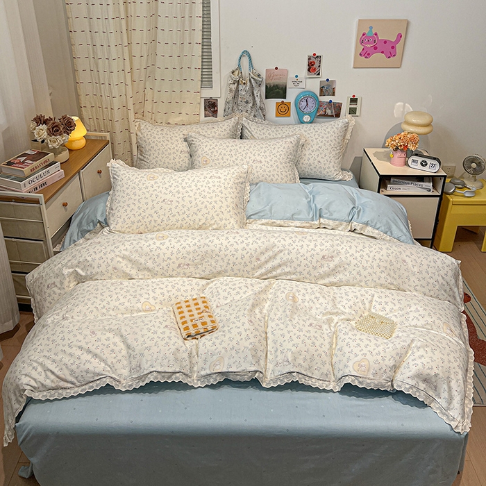 91家纺网 家纺一手货源 找家纺 橙子家居 2025新款小清新全棉纯棉花边款床单四件套 蓝心兔