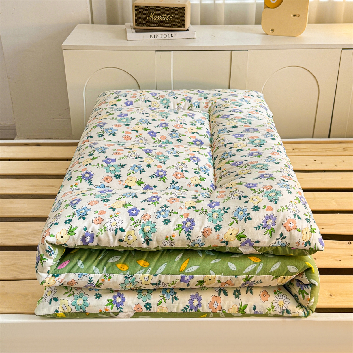 91家纺网 家纺一手货源 找家纺 梵蒂莎 2025新款新疆棉花四季款秋冬两用床垫子褥子学生宿舍印花学生款棉花床褥垫（场景2）（含买家秀） 田园花语-床垫