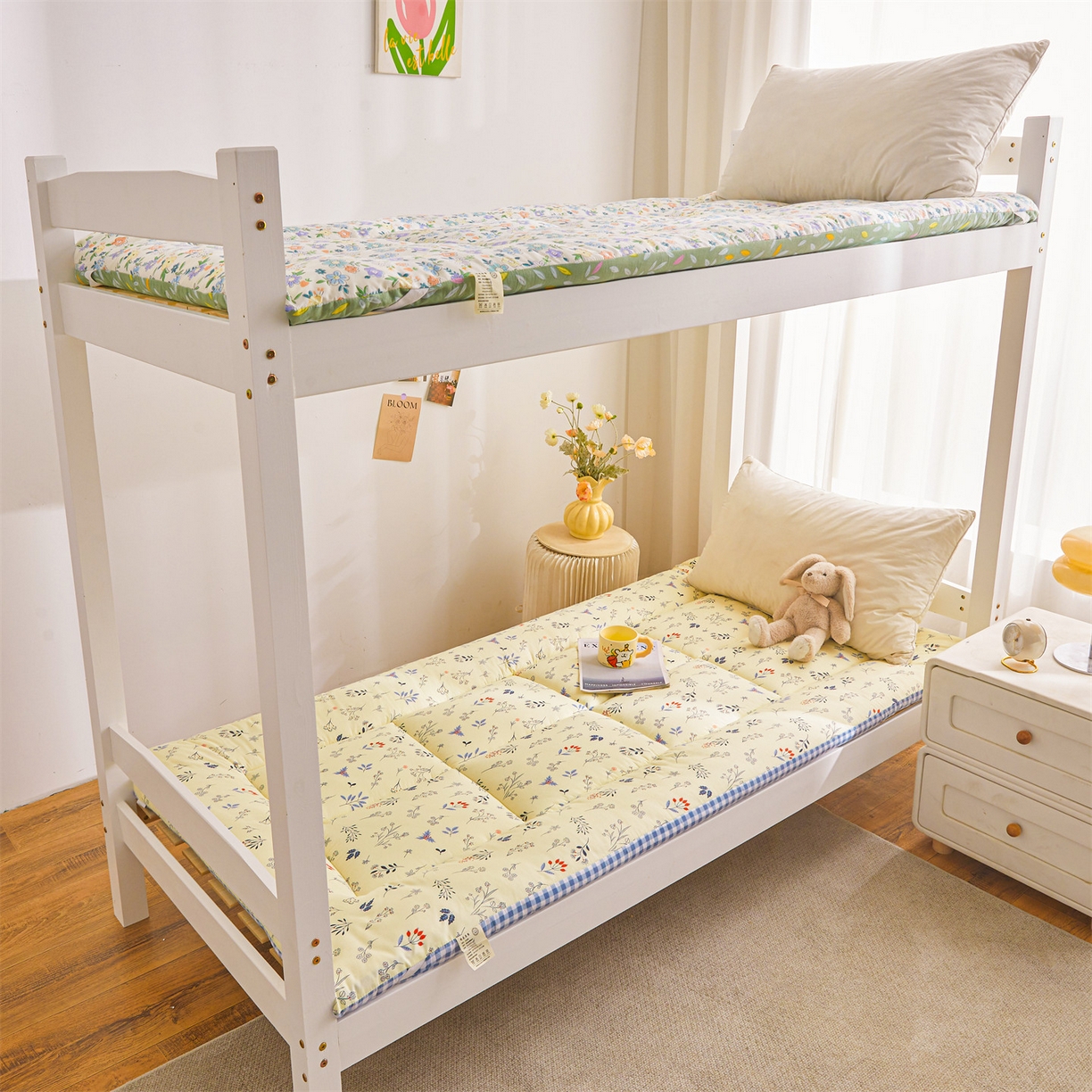 91家纺网 家纺一手货源 找家纺 梵蒂莎 2025新款新疆棉花四季款秋冬两用床垫子褥子宿舍印花学生款棉花床褥垫（场景1）（含买家秀） 春日来信-床垫