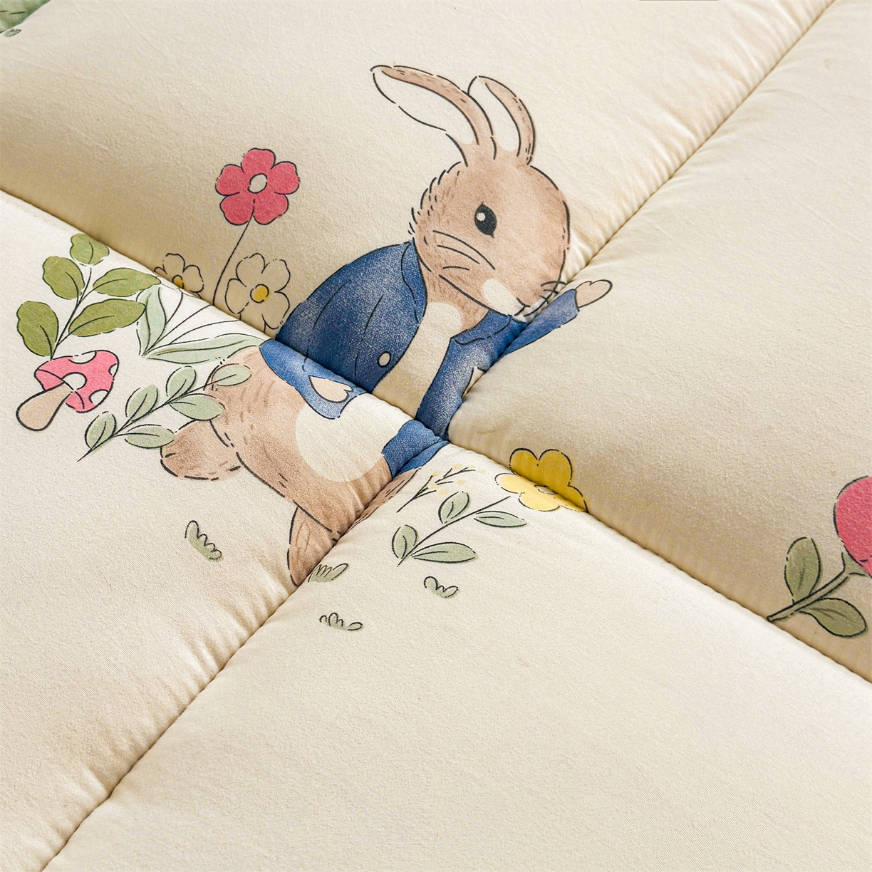 91家纺网 家纺一手货源 找家纺 梵蒂莎 2025新款新疆棉花四季款秋冬两用床垫子褥子学生宿舍印花学生款棉花床褥垫（场景2）（含买家秀） 花园小兔-床垫