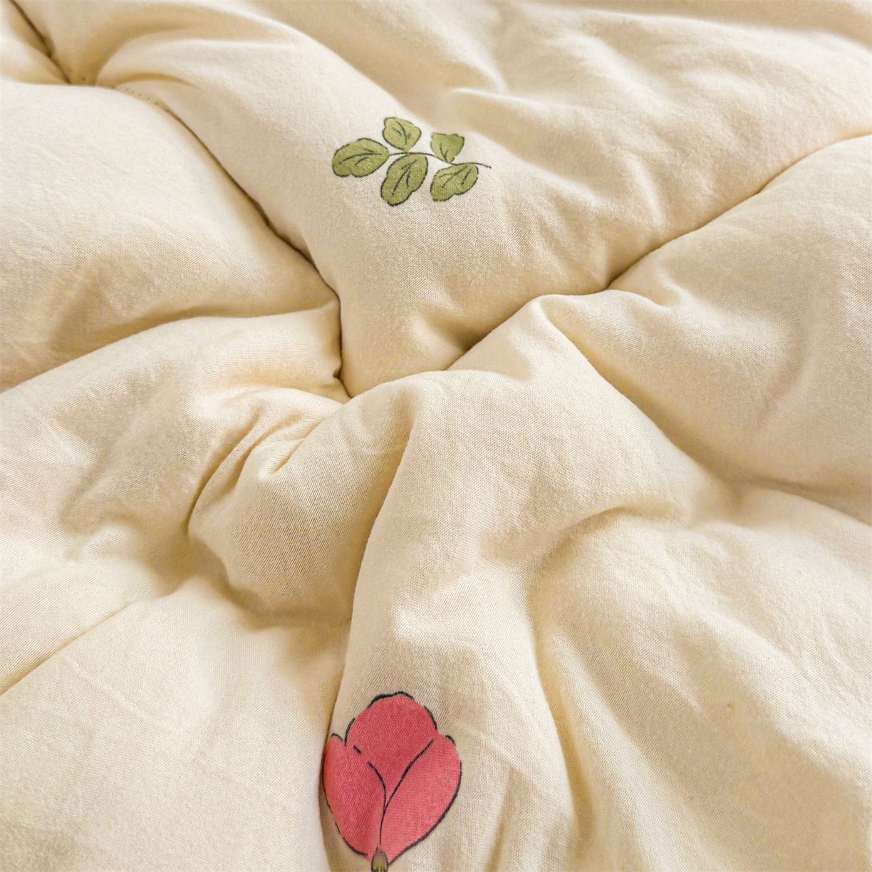 91家纺网 家纺一手货源 找家纺 梵蒂莎 2025新款新疆棉花四季款秋冬两用床垫子褥子学生宿舍印花学生款棉花床褥垫（场景2）（含买家秀） 花园小兔-床垫