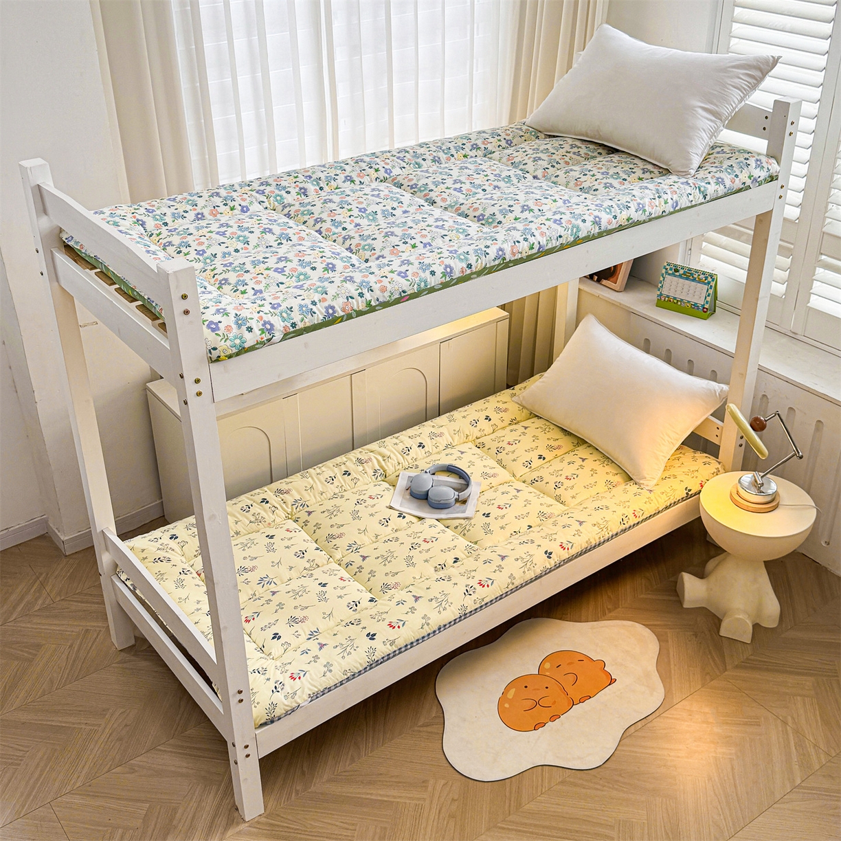 91家纺网 家纺一手货源 找家纺 梵蒂莎 2025新款新疆棉花四季款秋冬两用床垫子褥子学生宿舍印花学生款棉花床褥垫（场景2）（含买家秀） 浅草花吟-床垫