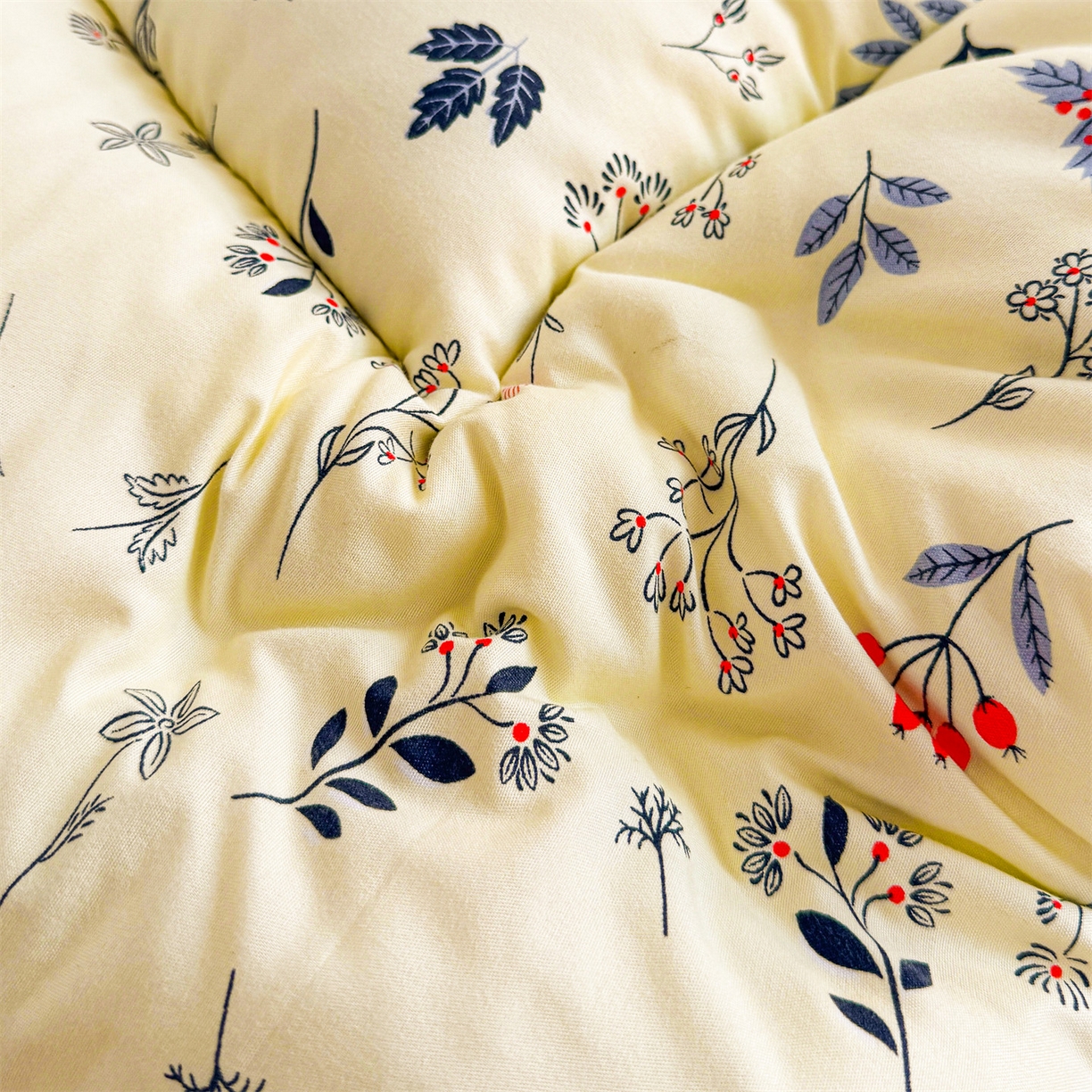 91家纺网 家纺一手货源 找家纺 梵蒂莎 2025新款新疆棉花四季款秋冬两用床垫子褥子学生宿舍印花学生款棉花床褥垫（场景2）（含买家秀） 浅草花吟-床垫