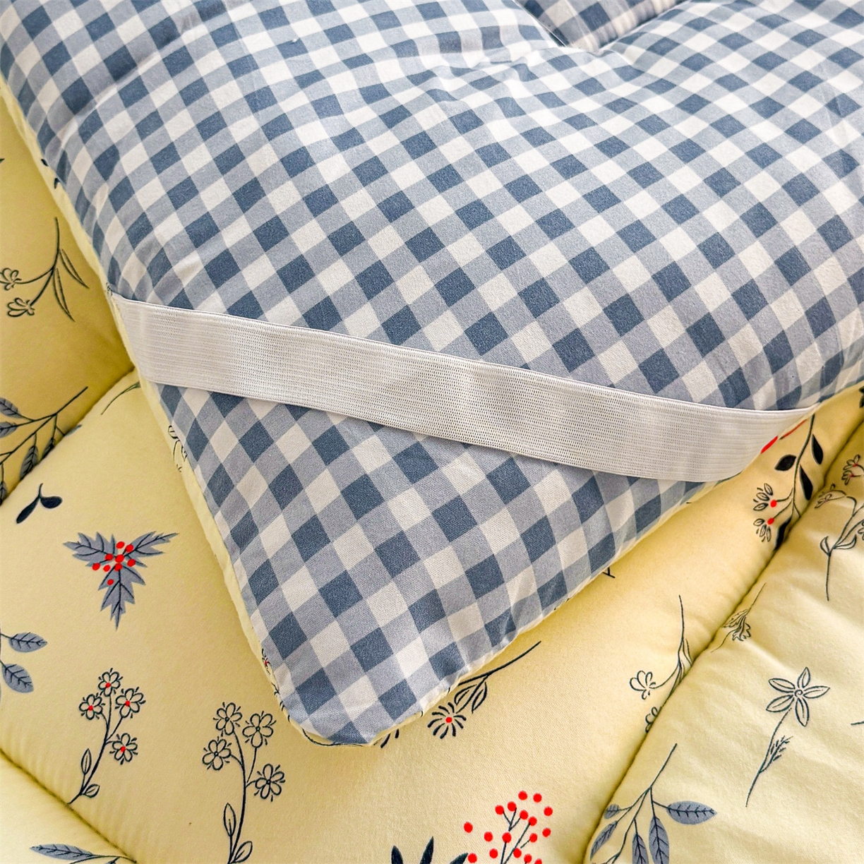 91家纺网 家纺一手货源 找家纺 梵蒂莎 2025新款新疆棉花四季款秋冬两用床垫子褥子学生宿舍印花学生款棉花床褥垫（场景2）（含买家秀） 浅草花吟-床垫