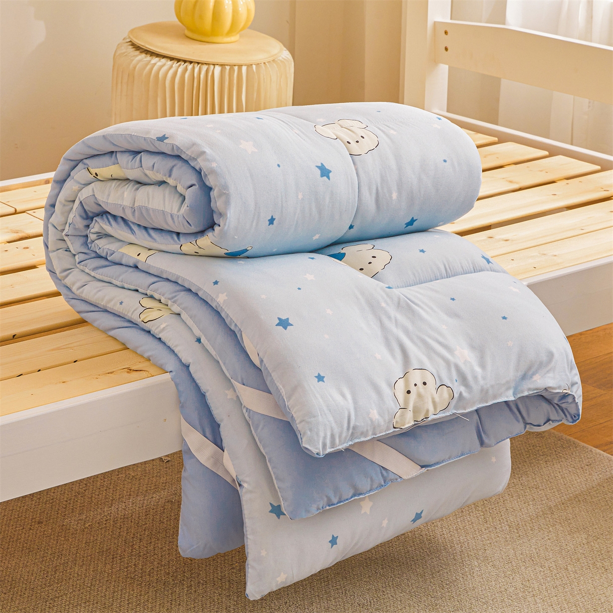 91家纺网 家纺一手货源 找家纺 梵蒂莎 2025新款新疆棉花四季款秋冬两用床垫子褥子宿舍印花学生款棉花床褥垫（场景1）（含买家秀） 晚安小狗-床垫