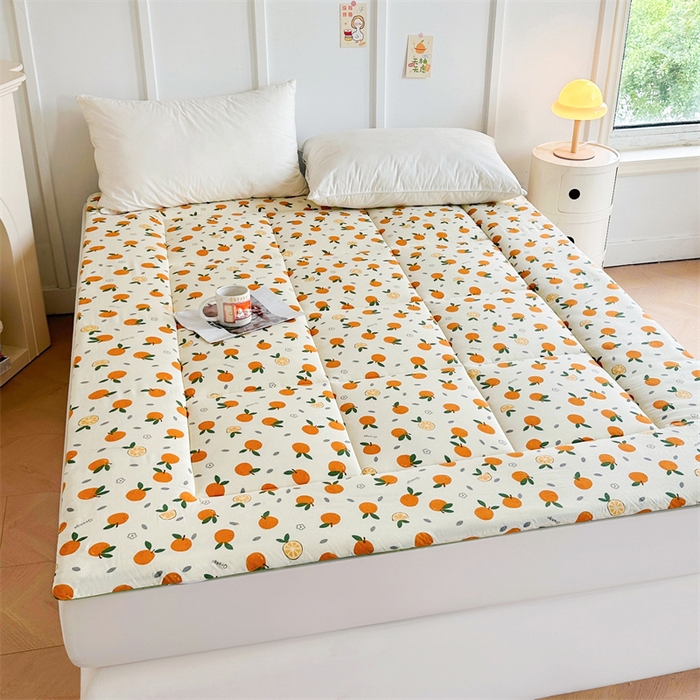 91家纺网 家纺一手货源 找家纺 梵蒂莎 2025新款新疆棉花四季款秋冬两用床垫子褥子学生宿舍印花学生款棉花床褥垫（场景2）（含买家秀） 橙意满满-床垫