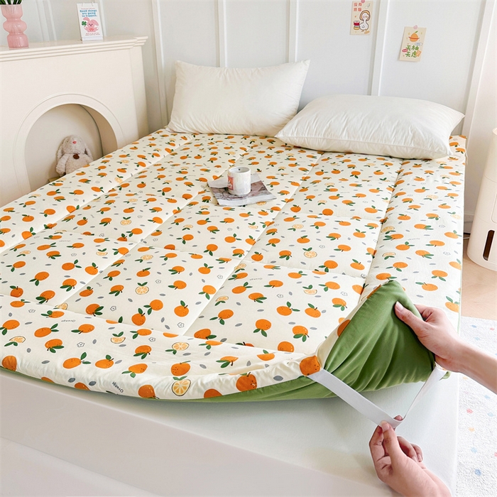91家纺网 家纺一手货源 找家纺 梵蒂莎 2025新款新疆棉花四季款秋冬两用床垫子褥子宿舍印花学生款棉花床褥垫（场景1）（含买家秀） 橙意满满-床垫