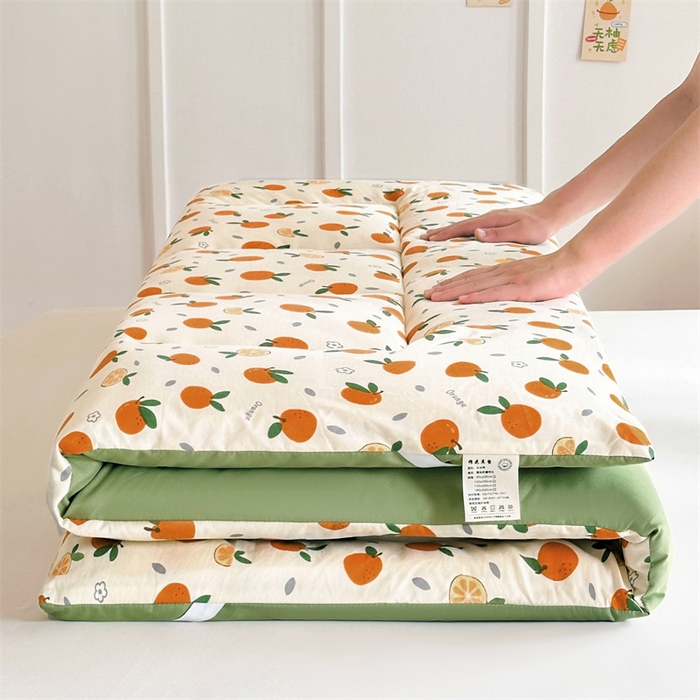 91家纺网 家纺一手货源 找家纺 梵蒂莎 2025新款新疆棉花四季款秋冬两用床垫子褥子宿舍印花学生款棉花床褥垫（场景1）（含买家秀） 橙意满满-床垫