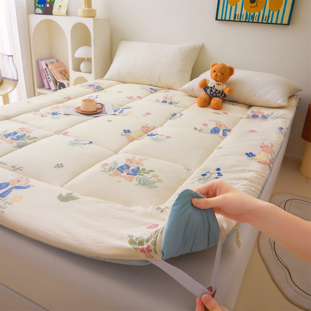 91家纺网 家纺一手货源 找家纺 梵蒂莎 2025秋冬新品云朵棉新疆棉花床垫垫背床褥垫单人床褥宿舍加厚褥子（2025新花型拍图中）爱丽丝-床垫系列