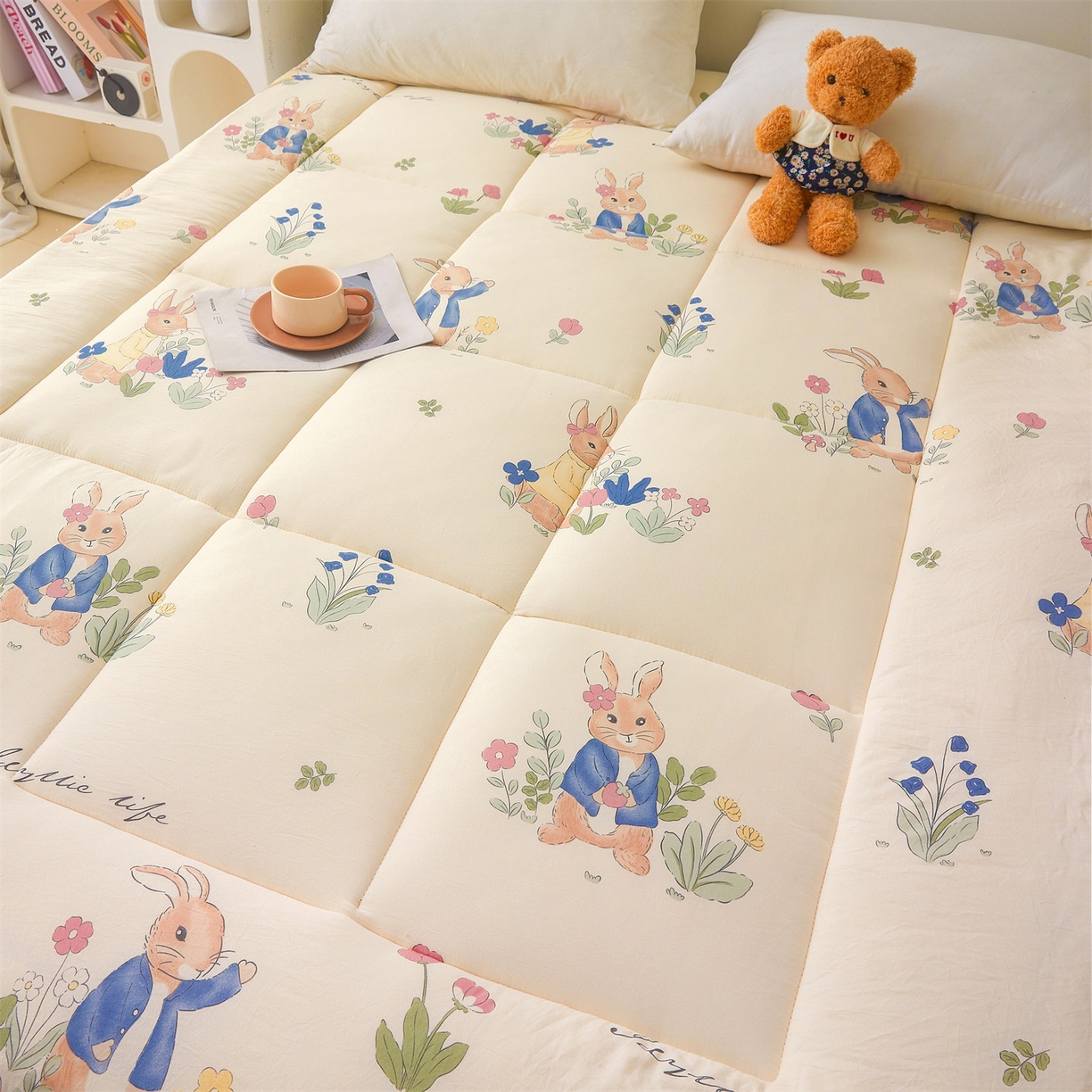 91家纺网 家纺一手货源 找家纺 梵蒂莎 2025秋冬新品云朵棉新疆棉花床垫垫背床褥垫单人床褥宿舍加厚褥子（2025新花型拍图中）爱丽丝-床垫系列