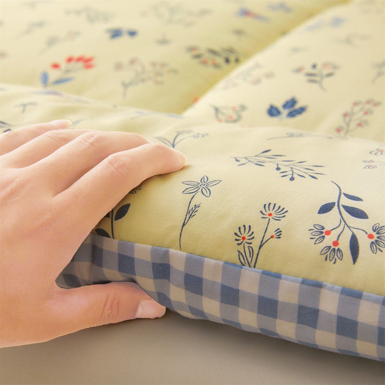 91家纺网 家纺一手货源 找家纺 梵蒂莎 2025秋冬新品云朵棉新疆棉花床垫垫背床褥垫单人床褥宿舍加厚褥子（2025新花型拍图中）春日来信-床垫系列